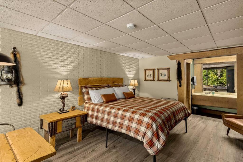 Stonegate Lodge Bed, Wifi, 50In Roku Tv, Salt Water Pool Room #109 ユリーカ・スプリングス エクステリア 写真